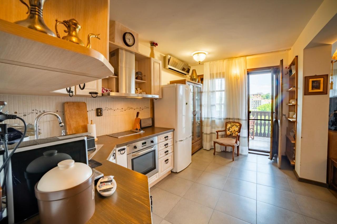 Four Riders Guest House เวลีคอเทอร์โนโว ภายนอก รูปภาพ